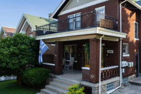 Townhouse - Private 2nd Floor unit with Patio